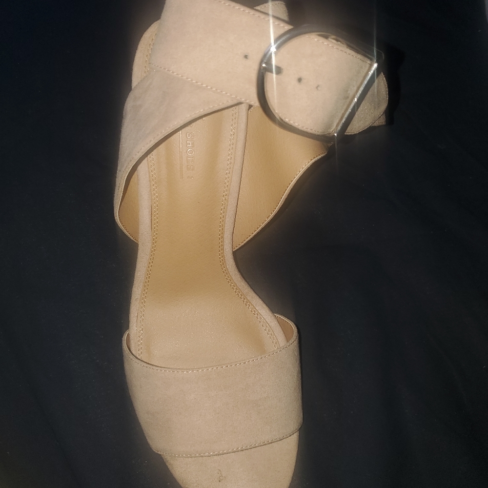 Shoes - Picture 3 of 5